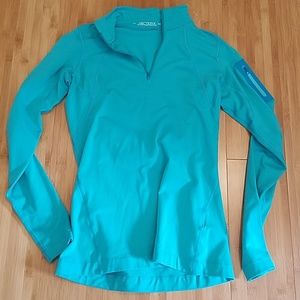 Arcyeryx womens long sleeve shirts Small